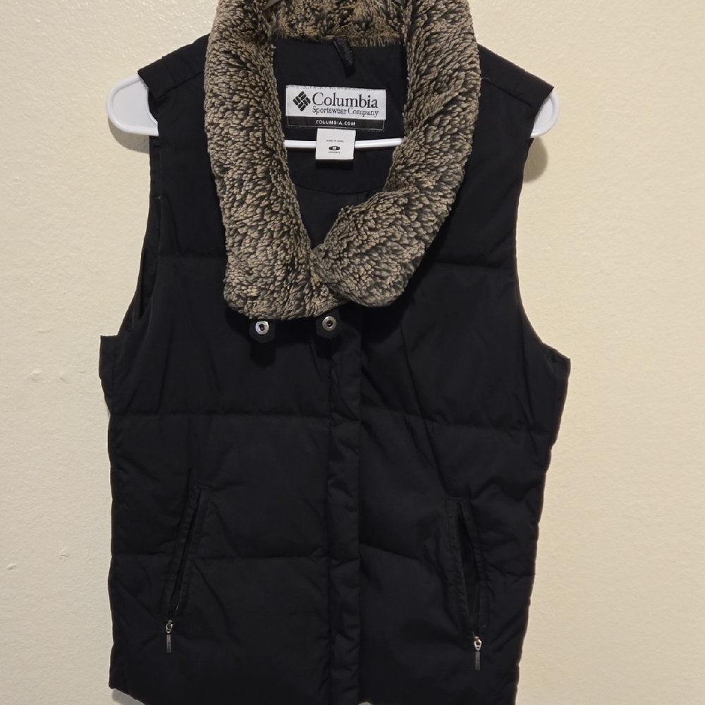 Columbia Black Vest with Faux Fur Trim